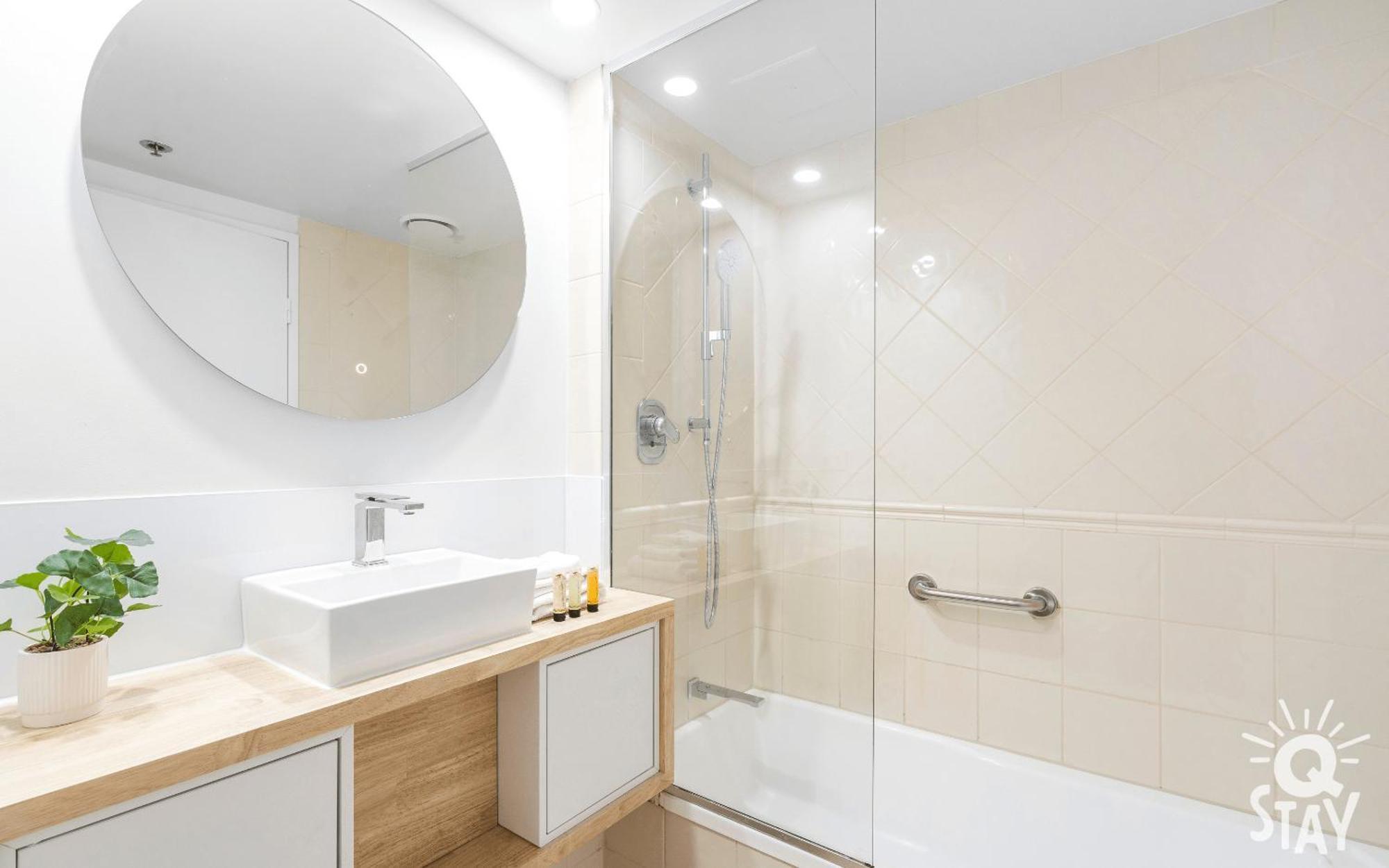 Legends Surfers Paradise Mid Week Madness Deal - Q Stay Голд-Кост Экстерьер фото